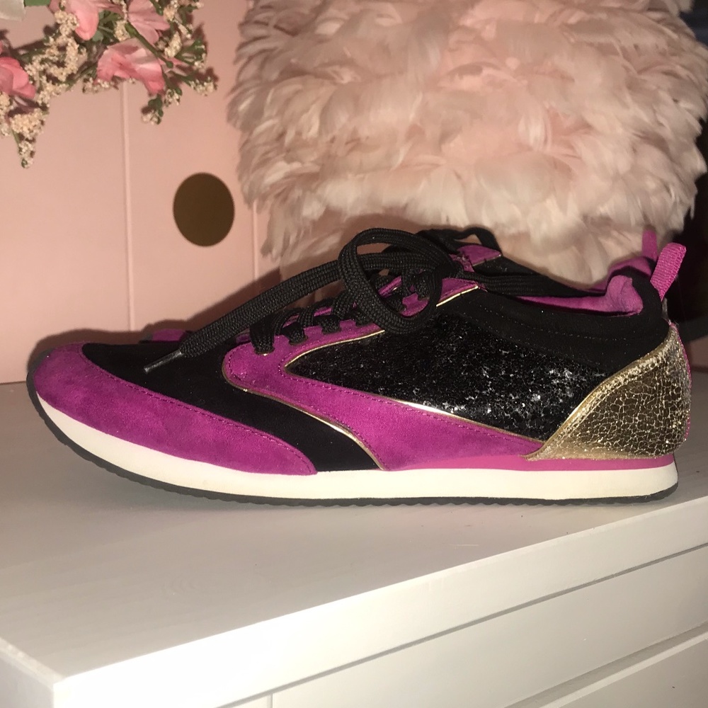 Juicy Couture tennis shoes Size 7